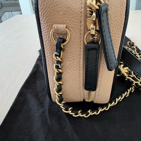 Chanel Small CC Filigree Vanity Case Black and Beige Caviar Antique Gold Hardwar - Picture 11 of 15